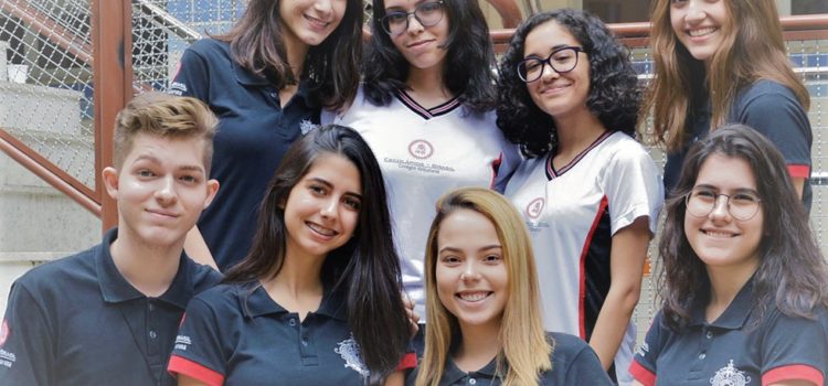 Alunos do Colégio Ibituruna criam rede social para auxiliar no Enem Alunos do Colégio Ibituruna criam rede social para auxiliar no Enem