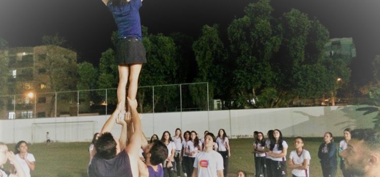 Ensino Médio faz aula prática de Cheerleading Ensino Médio faz aula prática de Cheerleading