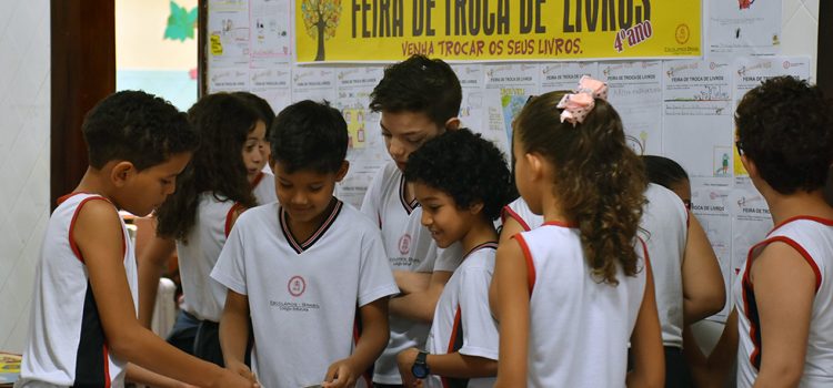 4º ano: Feira de Livros trabalha conceitos de Sustentabilidade e Consumo Consciente entre os alunos 4º ano: Feira de Livros trabalha conceitos de Sustentabilidade e Consumo Consciente entre os alunos