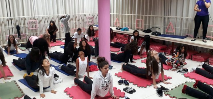 Prática Corporal “Pilates” no Ensino Fundamental 2 Prática Corporal “Pilates” no Ensino Fundamental 2