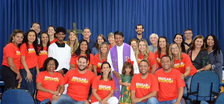 Primeira Celebração do padre Benito no Colégio Ibituruna Primeira Celebração do padre Benito no Colégio Ibituruna