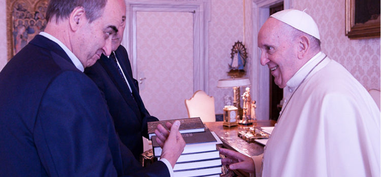 Padre Geral Escolápio encontra com o Papa Francisco Padre Geral Escolápio encontra com o Papa Francisco