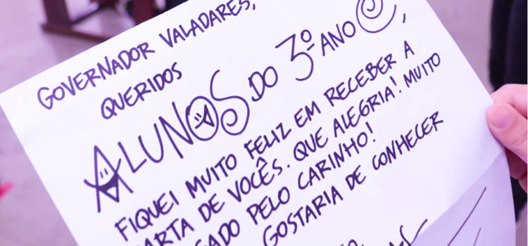 O cartunista João Marcos e o 3º ano C