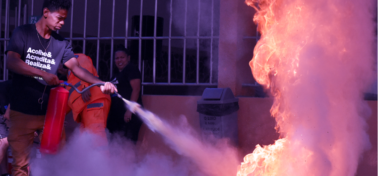 Colégio Ibituruna institui equipe de Brigada de Incêndio e Primeiros Socorros Colégio Ibituruna institui equipe de Brigada de Incêndio e Primeiros Socorros